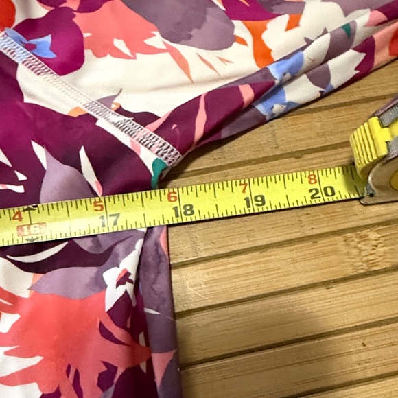 Athleta Swim Surf Rashguard - Picture 5 of 5